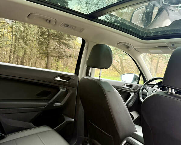 Чорний Фольксваген Тігуан, об'ємом двигуна 2 л та пробігом 159 тис. км за 19000 $, фото 13 на Automoto.ua