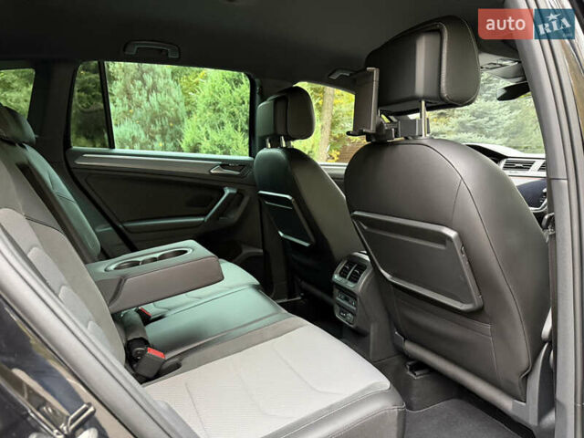 Фольксваген Тигуан 2019 в Киеве на Automoto.ua Черный Фольксваген Тигуан, объемом двигателя 2 л и пробегом 120 тыс. км за 32799 $, фото 59 на Automoto.ua