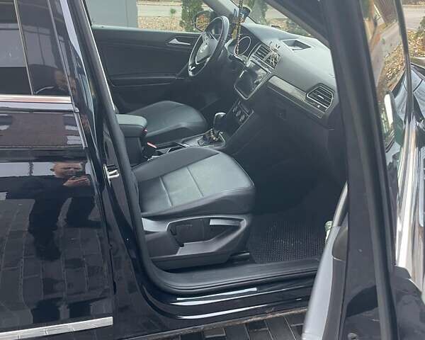 Черный Фольксваген Тигуан, объемом двигателя 1.98 л и пробегом 133 тыс. км за 22000 $, фото 13 на Automoto.ua