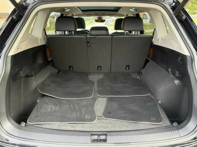 Чорний Фольксваген Тігуан, об'ємом двигуна 2 л та пробігом 34 тис. км за 11300 $, фото 13 на Automoto.ua