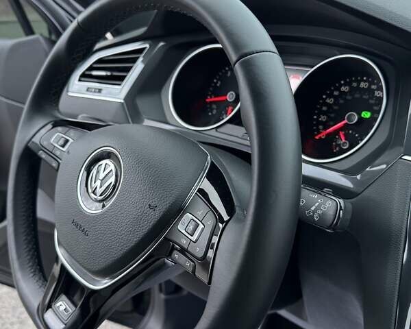 Чорний Фольксваген Тігуан, об'ємом двигуна 2 л та пробігом 74 тис. км за 19900 $, фото 35 на Automoto.ua