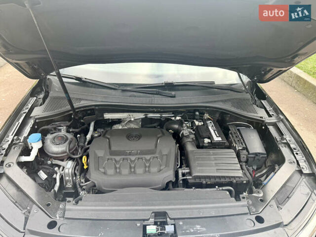 Чорний Фольксваген Тігуан, об'ємом двигуна 2 л та пробігом 159 тис. км за 19000 $, фото 8 на Automoto.ua