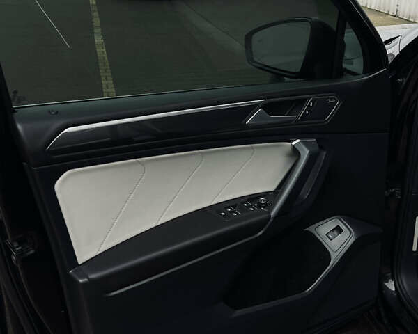 Чорний Фольксваген Тігуан, об'ємом двигуна 1.98 л та пробігом 101 тис. км за 19600 $, фото 15 на Automoto.ua