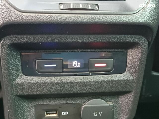 Черный Фольксваген Тигуан, объемом двигателя 2 л и пробегом 190 тыс. км за 23200 $, фото 33 на Automoto.ua