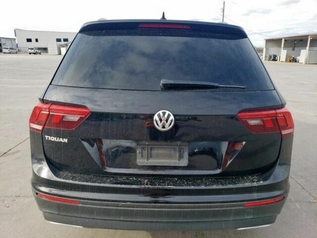 Черный Фольксваген Тигуан, объемом двигателя 0 л и пробегом 140 тыс. км за 12000 $, фото 3 на Automoto.ua