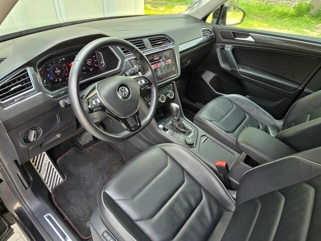 Чорний Фольксваген Тігуан, об'ємом двигуна 2 л та пробігом 41 тис. км за 13200 $, фото 8 на Automoto.ua