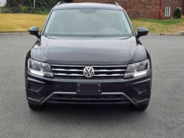 Черный Фольксваген Тигуан, объемом двигателя 2 л и пробегом 41 тыс. км за 8200 $, фото 1 на Automoto.ua