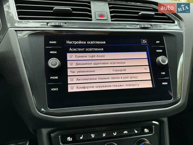 Фольксваген Тигуан 2019 в Киеве на Automoto.ua Черный Фольксваген Тигуан, объемом двигателя 2 л и пробегом 120 тыс. км за 32799 $, фото 91 на Automoto.ua
