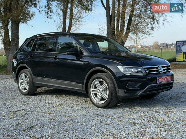 Черный Фольксваген Тигуан, объемом двигателя 2 л и пробегом 70 тыс. км за 16700 $, фото 1 на Automoto.ua