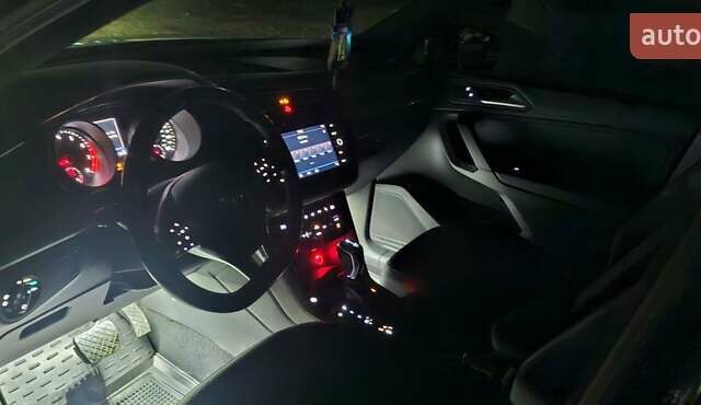 Черный Фольксваген Тигуан, объемом двигателя 2 л и пробегом 82 тыс. км за 21500 $, фото 14 на Automoto.ua