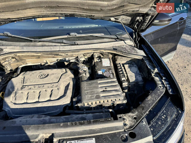 Черный Фольксваген Тигуан, объемом двигателя 2 л и пробегом 133 тыс. км за 11900 $, фото 47 на Automoto.ua