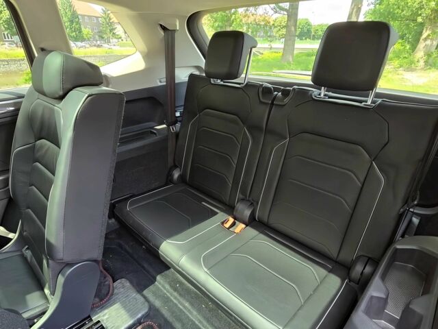 Чорний Фольксваген Тігуан, об'ємом двигуна 2 л та пробігом 41 тис. км за 13200 $, фото 11 на Automoto.ua