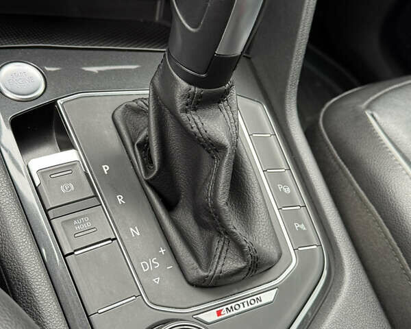 Черный Фольксваген Тигуан, объемом двигателя 1.98 л и пробегом 103 тыс. км за 31000 $, фото 22 на Automoto.ua