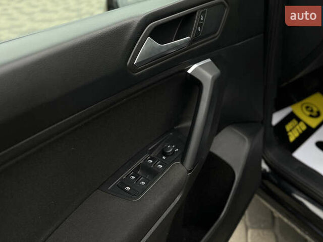 Черный Фольксваген Тигуан, объемом двигателя 1.98 л и пробегом 272 тыс. км за 16200 $, фото 15 на Automoto.ua