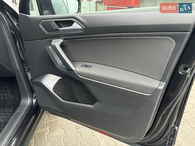 Чорний Фольксваген Тігуан, об'ємом двигуна 1.98 л та пробігом 175 тис. км за 14750 $, фото 24 на Automoto.ua