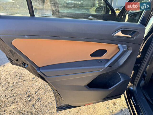 Черный Фольксваген Тигуан, объемом двигателя 2 л и пробегом 133 тыс. км за 11900 $, фото 34 на Automoto.ua