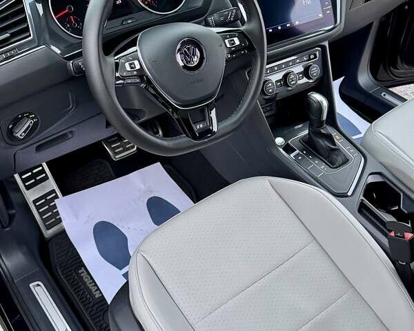 Чорний Фольксваген Тігуан, об'ємом двигуна 2 л та пробігом 74 тис. км за 19900 $, фото 21 на Automoto.ua