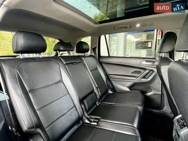 Черный Фольксваген Тигуан, объемом двигателя 1.98 л и пробегом 170 тыс. км за 22499 $, фото 12 на Automoto.ua