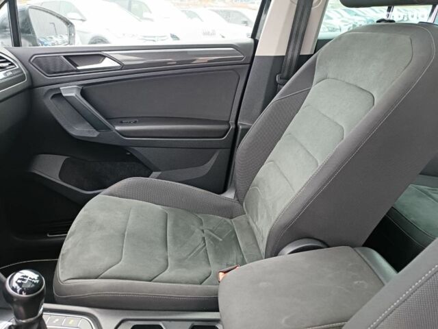 Черный Фольксваген Тигуан, объемом двигателя 2 л и пробегом 190 тыс. км за 23200 $, фото 29 на Automoto.ua