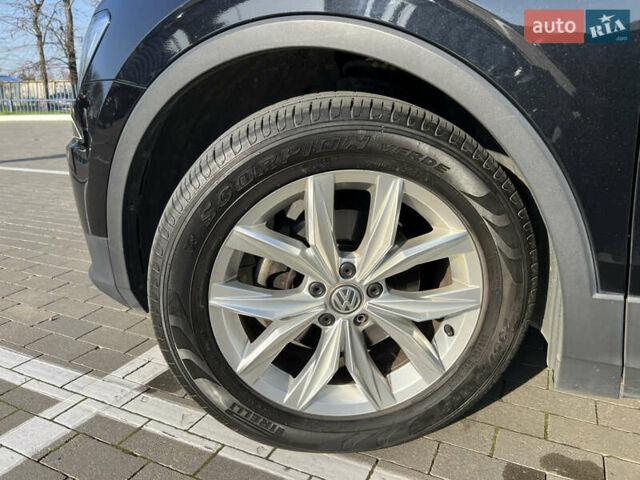 Черный Фольксваген Тигуан, объемом двигателя 2 л и пробегом 67 тыс. км за 26500 $, фото 36 на Automoto.ua