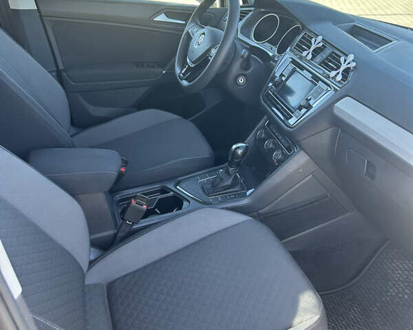 Чорний Фольксваген Тігуан, об'ємом двигуна 2 л та пробігом 76 тис. км за 18900 $, фото 15 на Automoto.ua