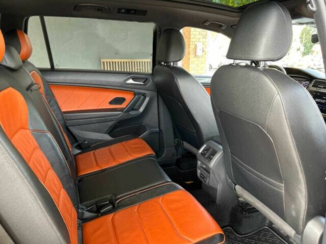 Чорний Фольксваген Тігуан, об'ємом двигуна 2 л та пробігом 43 тис. км за 12200 $, фото 9 на Automoto.ua