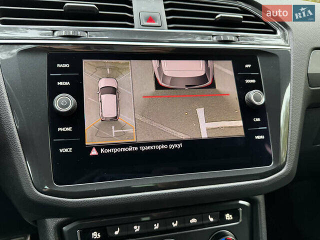 Фольксваген Тигуан 2019 в Киеве на Automoto.ua Черный Фольксваген Тигуан, объемом двигателя 2 л и пробегом 120 тыс. км за 32799 $, фото 102 на Automoto.ua