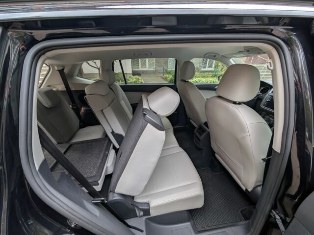 Черный Фольксваген Тигуан, объемом двигателя 2 л и пробегом 53 тыс. км за 20000 $, фото 9 на Automoto.ua