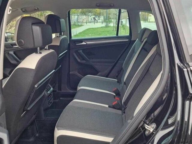 Черный Фольксваген Тигуан, объемом двигателя 2 л и пробегом 103 тыс. км за 15000 $, фото 5 на Automoto.ua