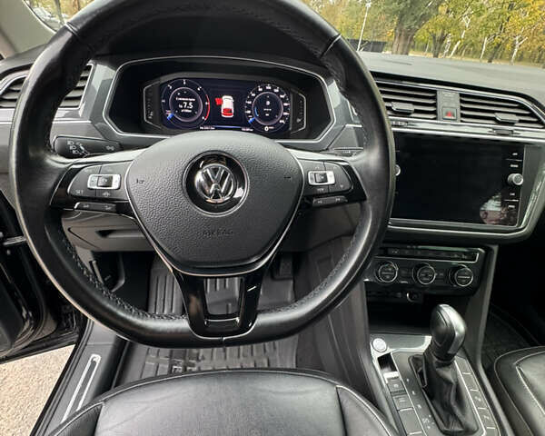 Черный Фольксваген Тигуан, объемом двигателя 1.98 л и пробегом 103 тыс. км за 31000 $, фото 13 на Automoto.ua