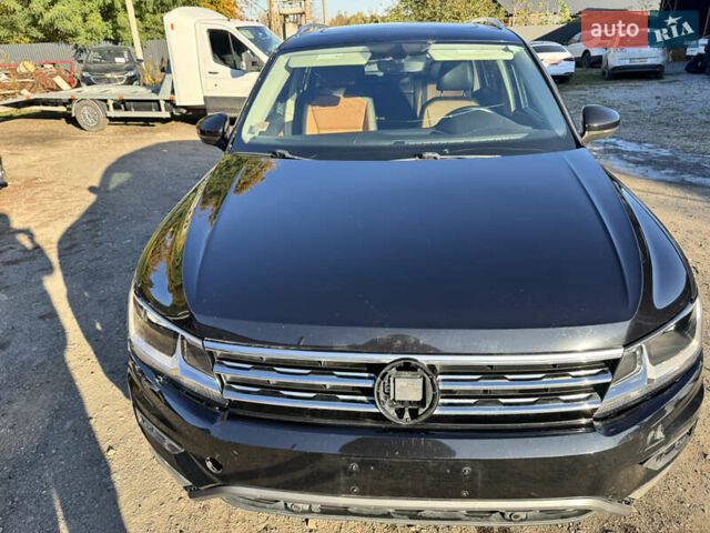 Черный Фольксваген Тигуан, объемом двигателя 2 л и пробегом 133 тыс. км за 11900 $, фото 15 на Automoto.ua