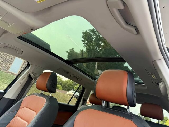 Чорний Фольксваген Тігуан, об'ємом двигуна 2 л та пробігом 34 тис. км за 11300 $, фото 10 на Automoto.ua