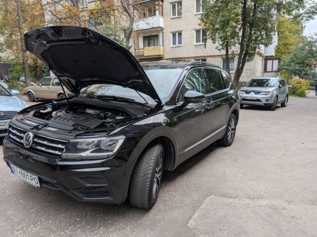 Черный Фольксваген Тигуан, объемом двигателя 2 л и пробегом 53 тыс. км за 20000 $, фото 4 на Automoto.ua