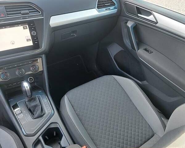 Черный Фольксваген Тигуан, объемом двигателя 1.98 л и пробегом 196 тыс. км за 21700 $, фото 28 на Automoto.ua