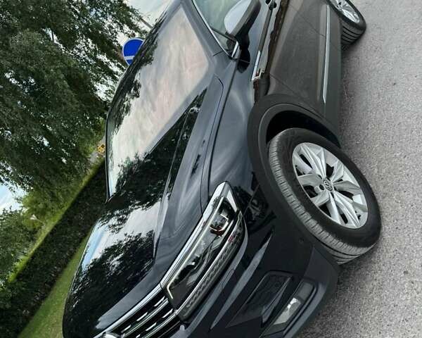 Чорний Фольксваген Тігуан, об'ємом двигуна 2 л та пробігом 223 тис. км за 27799 $, фото 10 на Automoto.ua