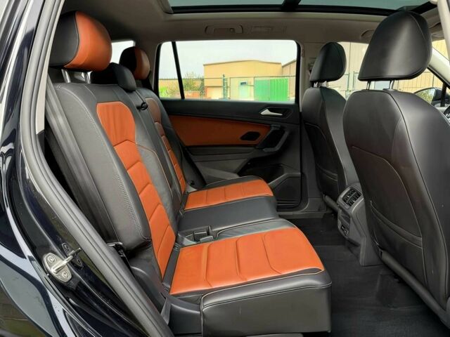 Чорний Фольксваген Тігуан, об'ємом двигуна 2 л та пробігом 34 тис. км за 11300 $, фото 12 на Automoto.ua