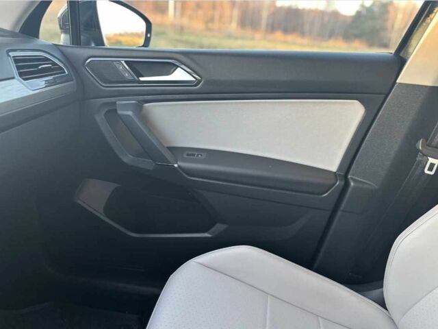 Черный Фольксваген Тигуан, объемом двигателя 2 л и пробегом 109 тыс. км за 11800 $, фото 11 на Automoto.ua