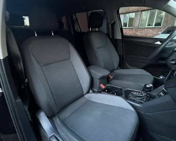 Черный Фольксваген Тигуан, объемом двигателя 1.98 л и пробегом 89 тыс. км за 18500 $, фото 59 на Automoto.ua