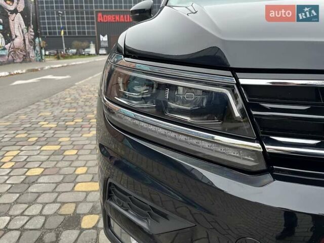 Чорний Фольксваген Тігуан, об'ємом двигуна 2 л та пробігом 124 тис. км за 19500 $, фото 42 на Automoto.ua