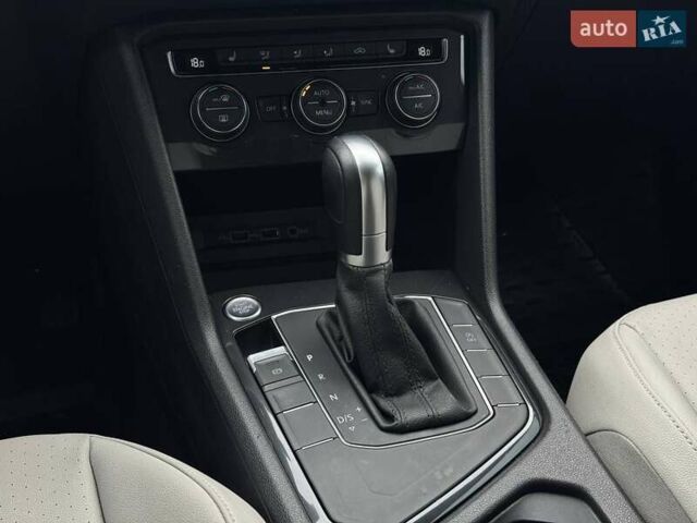 Черный Фольксваген Тигуан, объемом двигателя 1.98 л и пробегом 117 тыс. км за 19650 $, фото 17 на Automoto.ua