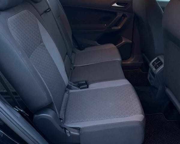 Черный Фольксваген Тигуан, объемом двигателя 2 л и пробегом 97 тыс. км за 4700 $, фото 10 на Automoto.ua