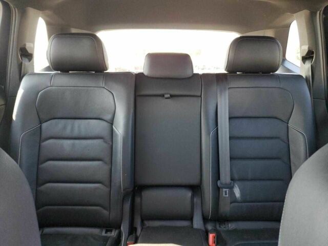 Черный Фольксваген Тигуан, объемом двигателя 2 л и пробегом 104 тыс. км за 4000 $, фото 5 на Automoto.ua