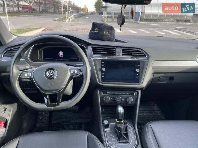 Черный Фольксваген Тигуан, объемом двигателя 2 л и пробегом 66 тыс. км за 24000 $, фото 8 на Automoto.ua
