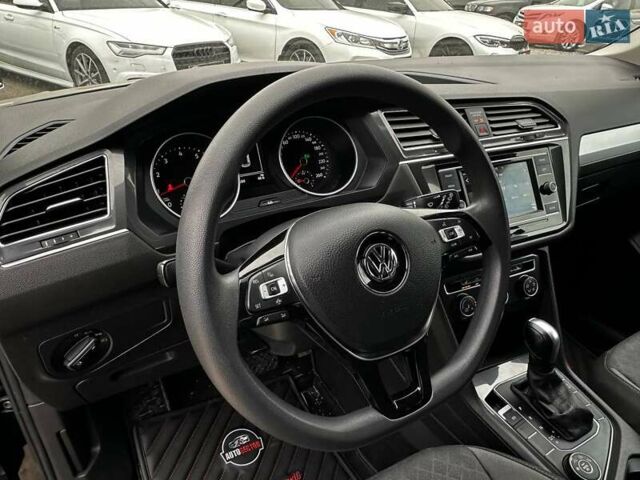 Черный Фольксваген Тигуан, объемом двигателя 1.98 л и пробегом 125 тыс. км за 19500 $, фото 22 на Automoto.ua