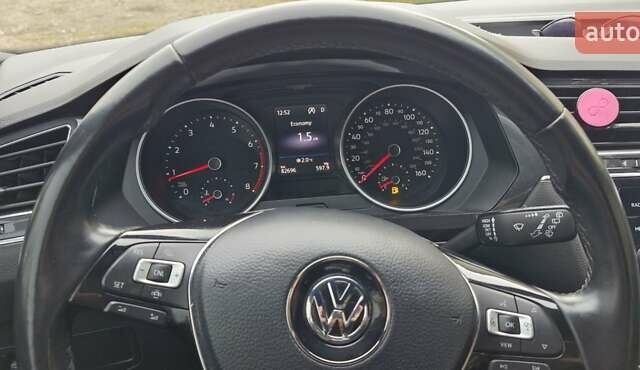 Черный Фольксваген Тигуан, объемом двигателя 2 л и пробегом 82 тыс. км за 21500 $, фото 4 на Automoto.ua