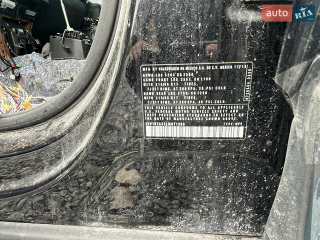 Черный Фольксваген Тигуан, объемом двигателя 2 л и пробегом 160 тыс. км за 12000 $, фото 9 на Automoto.ua