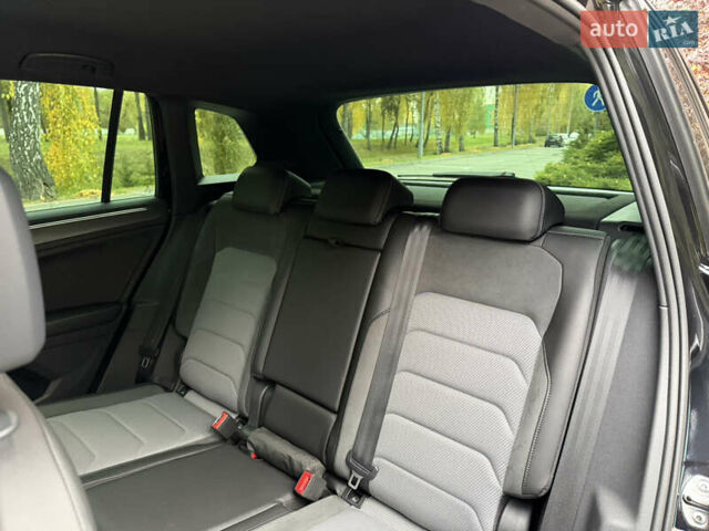 Фольксваген Тигуан 2019 в Киеве на Automoto.ua Черный Фольксваген Тигуан, объемом двигателя 2 л и пробегом 120 тыс. км за 32799 $, фото 53 на Automoto.ua