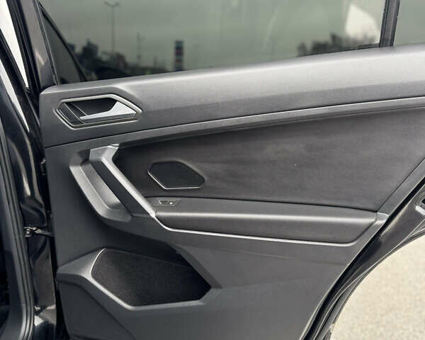 Черный Фольксваген Тигуан, объемом двигателя 1.98 л и пробегом 71 тыс. км за 18999 $, фото 25 на Automoto.ua