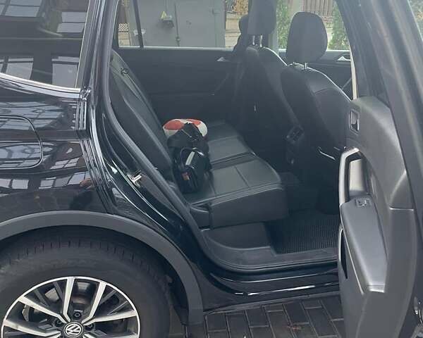 Черный Фольксваген Тигуан, объемом двигателя 1.98 л и пробегом 133 тыс. км за 22000 $, фото 12 на Automoto.ua