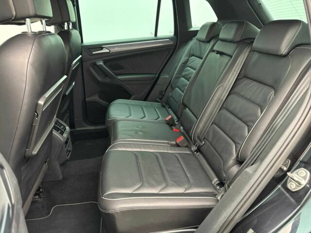 Черный Фольксваген Тигуан, объемом двигателя 2 л и пробегом 102 тыс. км за 18500 $, фото 12 на Automoto.ua